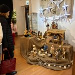 Šťastné a veselé. V galerii Spektrum vystavuje Máša Valterová, místní tvůrci i děti