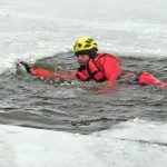 Hasiči v Jindřichově Hradci lovili ohrožené z ledového Vajgaru. V rybníku se ocitl i městský politik