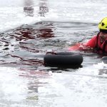 Hasiči v Jindřichově Hradci lovili ohrožené z ledového Vajgaru. V rybníku se ocitl i městský politik
