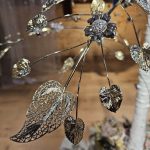 Brokáty, šperky a květiny nejen pro zámeckou paní. Unikátní výstava v Třeboni se dočkala prodloužení