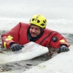 Hasiči v Jindřichově Hradci lovili ohrožené z ledového Vajgaru. V rybníku se ocitl i městský politik