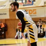 Sršni se trápili, poslední tým přetlačili až v poslední čtvrtině