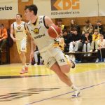 Sršni se trápili, poslední tým přetlačili až v poslední čtvrtině