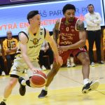 Sršni se trápili, poslední tým přetlačili až v poslední čtvrtině