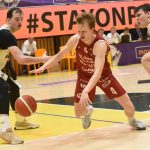 Sršni se trápili, poslední tým přetlačili až v poslední čtvrtině