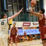 Sršni se trápili, poslední tým přetlačili až v poslední čtvrtině