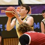 Sršni se trápili, poslední tým přetlačili až v poslední čtvrtině