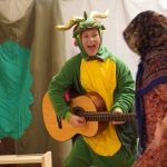 Pohádka, která zahřála u srdce: Děti v Česticích rozzářily domov seniorů