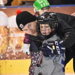 VIDEO: Strakonický led patřil nováčkům. Týden hokeje přilákal 27 dětí