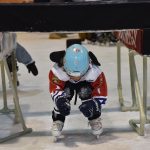 VIDEO: Strakonický led patřil nováčkům. Týden hokeje přilákal 27 dětí