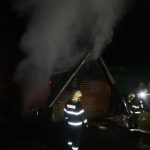 V Sedlci hořela chata v obtížně přístupném terénu