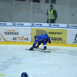 VIDEO: Hokejisté Tábora srazili poslední Porubu ve druhé třetině. Kohouti se drží v šestce pro čtvrtfinále