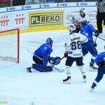 VIDEO: Táborský kapitán Suchánek prožíval na trestné těžké chvíle. Kohouti prohráli s Kolínem na nájezdy