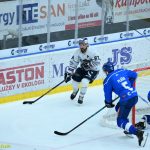 VIDEO: Táborský kapitán Suchánek prožíval na trestné těžké chvíle. Kohouti prohráli s Kolínem na nájezdy