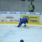 VIDEO: Hokejisté Tábora srazili poslední Porubu ve druhé třetině. Kohouti se drží v šestce pro čtvrtfinále