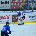 VIDEO: Hokejisté Tábora srazili poslední Porubu ve druhé třetině. Kohouti se drží v šestce pro čtvrtfinále