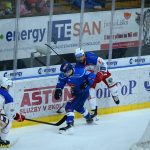 VIDEO: Hokejisté Tábora srazili poslední Porubu ve druhé třetině. Kohouti se drží v šestce pro čtvrtfinále