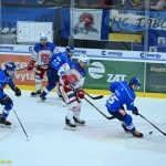 VIDEO: Hokejisté Tábora srazili poslední Porubu ve druhé třetině. Kohouti se drží v šestce pro čtvrtfinále