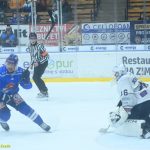 VIDEO: Táborský kapitán Suchánek prožíval na trestné těžké chvíle. Kohouti prohráli s Kolínem na nájezdy