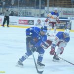 VIDEO: Hokejisté Tábora srazili poslední Porubu ve druhé třetině. Kohouti se drží v šestce pro čtvrtfinále