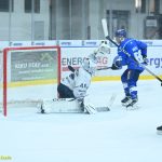 VIDEO: Táborský kapitán Suchánek prožíval na trestné těžké chvíle. Kohouti prohráli s Kolínem na nájezdy
