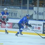 VIDEO: Hokejisté Tábora srazili poslední Porubu ve druhé třetině. Kohouti se drží v šestce pro čtvrtfinále