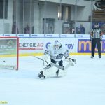 VIDEO: Táborský kapitán Suchánek prožíval na trestné těžké chvíle. Kohouti prohráli s Kolínem na nájezdy