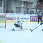 VIDEO: Táborský kapitán Suchánek prožíval na trestné těžké chvíle. Kohouti prohráli s Kolínem na nájezdy