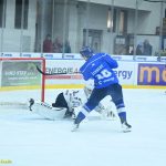 VIDEO: Táborský kapitán Suchánek prožíval na trestné těžké chvíle. Kohouti prohráli s Kolínem na nájezdy