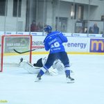 VIDEO: Táborský kapitán Suchánek prožíval na trestné těžké chvíle. Kohouti prohráli s Kolínem na nájezdy