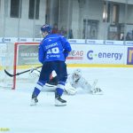 VIDEO: Táborský kapitán Suchánek prožíval na trestné těžké chvíle. Kohouti prohráli s Kolínem na nájezdy