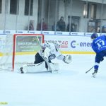 VIDEO: Táborský kapitán Suchánek prožíval na trestné těžké chvíle. Kohouti prohráli s Kolínem na nájezdy