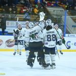 VIDEO: Táborský kapitán Suchánek prožíval na trestné těžké chvíle. Kohouti prohráli s Kolínem na nájezdy