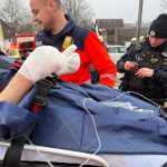 Výbuch propanbutanové láhve zranil seniora. Vrtulník kvůli mlze nemohl doletět