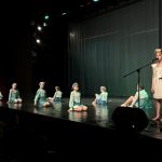 Projekt Kořeny taneční školy Coda a sezimovoústecké zušky vyprodal sál kulturního domu Spektrum rovnou čtyřikrát