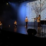 Projekt Kořeny taneční školy Coda a sezimovoústecké zušky vyprodal sál kulturního domu Spektrum rovnou čtyřikrát