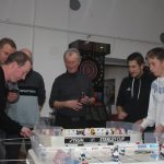 Malá imitace ledové plochy a velká zábava. Tradice stolního hokeje v Branicích trvá už 20 let