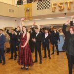 Budoucí truhláři, strojní mechanici a farmáři rozjeli v Milevsku svůj ples