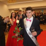 Budoucí truhláři, strojní mechanici a farmáři rozjeli v Milevsku svůj ples