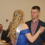 Budoucí truhláři, strojní mechanici a farmáři rozjeli v Milevsku svůj ples