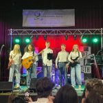 Holky za kluky, kluci za holky. Deváťáci to rozjeli ve velkém