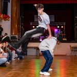 Holky za kluky, kluci za holky. Deváťáci to rozjeli ve velkém