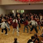 Holky za kluky, kluci za holky. Deváťáci to rozjeli ve velkém