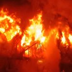 VIDEO: Hasiči dostali požár haly v areálu letiště pod kontrolu. Škoda půjde do milionů korun