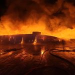 VIDEO: Hasiči dostali požár haly v areálu letiště pod kontrolu. Škoda půjde do milionů korun