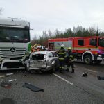 Při nehodě u Drhovle se zranila jedna žena. Silnice už je průjezdná