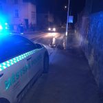 Závada na vodovodním potrubí proměnila část Bechyňské ulice v Táboře v kluziště