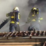 V Ledenicích hořel rodinný dům. Při dalším požáru na Budějovicku se zranil hasič