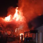 V Ledenicích hořel rodinný dům. Při dalším požáru na Budějovicku se zranil hasič