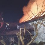 V Ledenicích hořel rodinný dům. Při dalším požáru na Budějovicku se zranil hasič